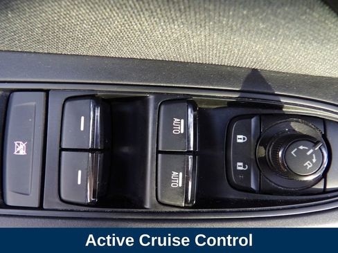 Used 2023 Subaru Forester Premium image 11