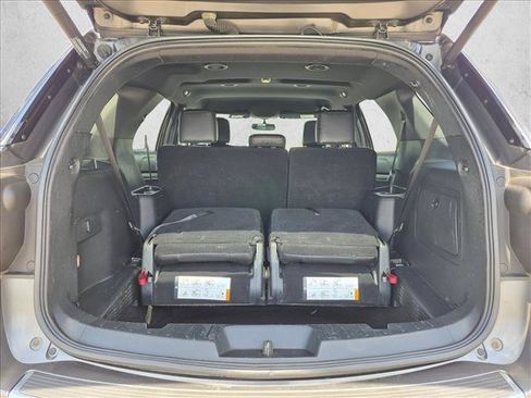 Used 2018 Ford Explorer XLT w/ Equipment Group 202A AWD/4WD image 6