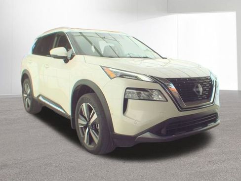 Used 2023 Nissan Rogue SL w/ SL Premium Package image 5