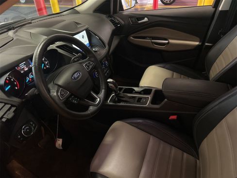 Used 2019 Ford Escape SEL image 7