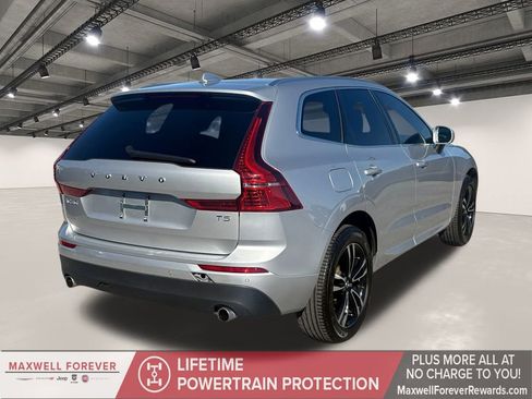 Used 2021 Volvo XC60 T5 Momentum w/ Premium Package image 16