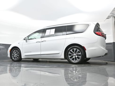 Used 2022 Chrysler Pacifica Pinnacle FWD image 30