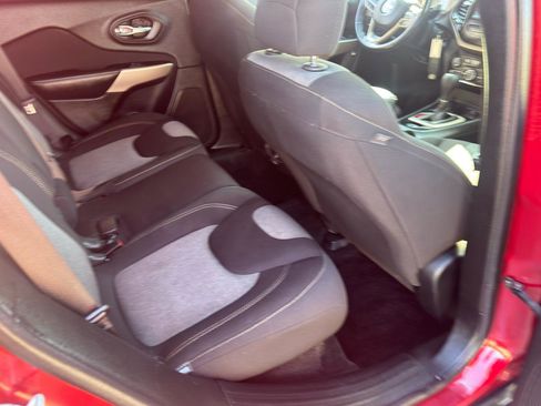 Used 2017 Jeep Cherokee Sport w/ Cold Weather Group image 34