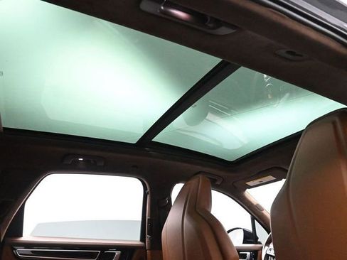 Used 2021 Porsche Cayenne Turbo w/ Premium Package Plus image 21