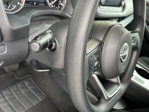 Used 2023 Nissan Rogue S image 18