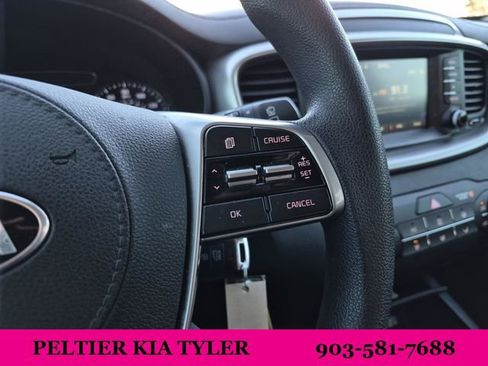 Used 2019 Kia Sorento L image 31