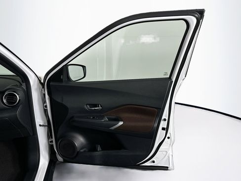 Used 2023 Nissan Kicks SR image 28