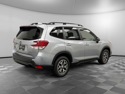 Certified 2022 Subaru Forester Premium image 5