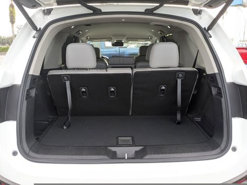 Used 2025 Honda Pilot EX-L image 13