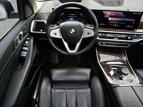 Used 2025 BMW X7 xDrive40i AWD/4WD image 18