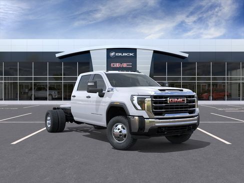 New 2026 GMC Sierra 3500 Pro AWD/4WD image 1