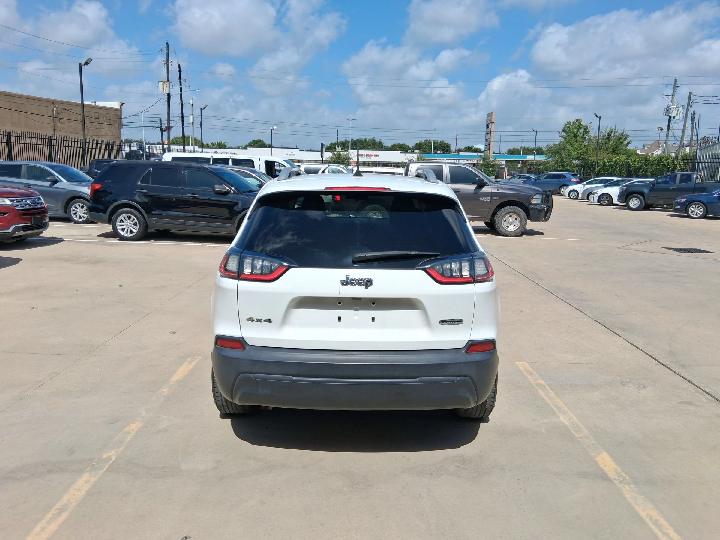 Used 2019 Jeep Cherokee Latitude w/ Popular Appearance Group AWD/4WD image 6