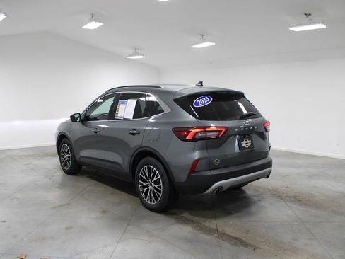 Used 2023 Ford Escape SE w/ PHEV Premium Package image 7