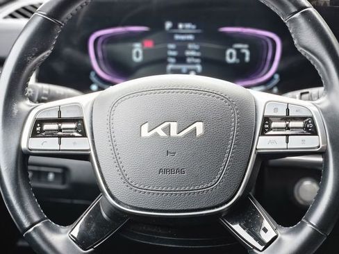 Used 2025 Kia Telluride S image 16