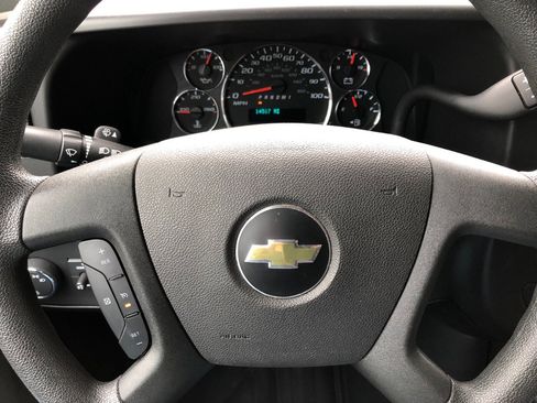 Used 2024 Chevrolet Express 2500 w/ Driver Convenience Package image 29