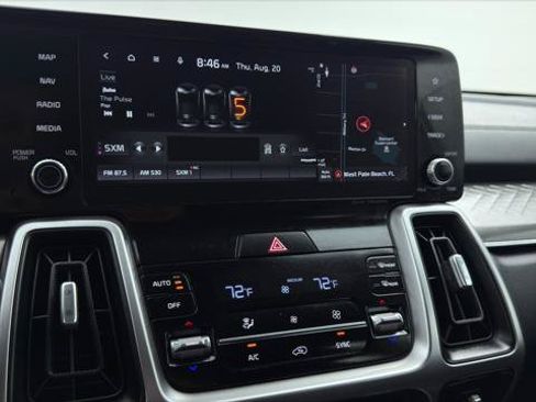 Used 2022 Kia Sorento S FWD image 31