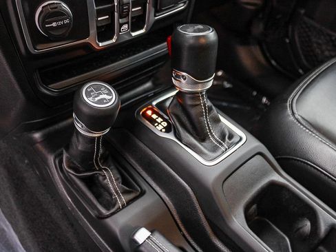 Used 2023 Jeep Wrangler Unlimited Sahara AWD/4WD image 20