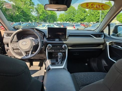 Used 2023 Toyota RAV4 XLE w/ Convenience Package AWD/4WD image 12