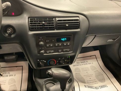 Used 2003 Chevrolet Cavalier Coupe w/ Preferred Equipment Group image 6