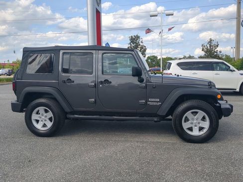 Used 2017 Jeep Wrangler Unlimited Sport w/ Quick Order Package 23S AWD/4WD image 2