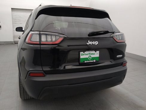 Used 2021 Jeep Cherokee Latitude w/ Mopar Interior Package FWD image 6