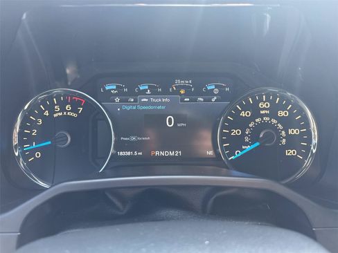 Used 2016 Ford F150 Lariat w/ Equipment Group 502A Luxury RWD image 17