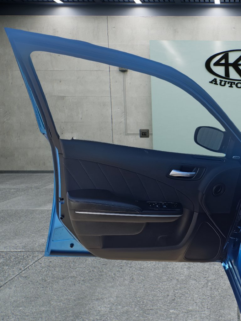 Used 2023 Dodge Charger SXT RWD image 11