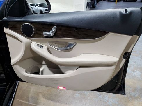 Used 2019 Mercedes-Benz C 300 Sedan image 17