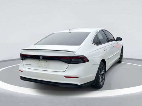 Used 2023 Honda Accord EX image 5