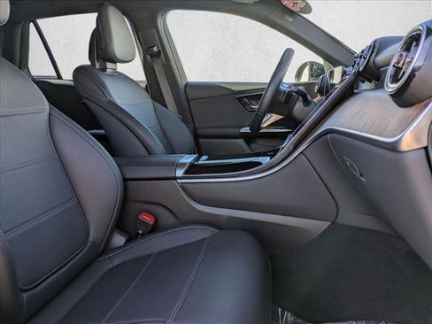 Certified 2025 Mercedes-Benz GLC 300 image 22