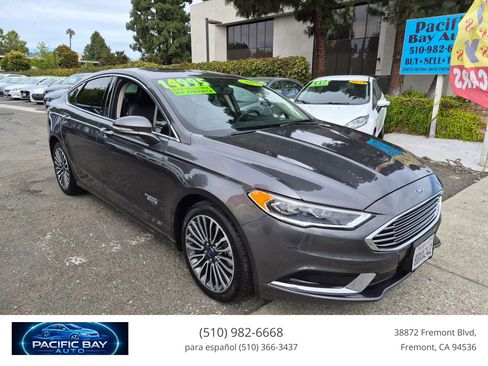 Used 2018 Ford Fusion Energi SE FWD image 1
