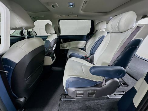 Used 2025 Kia Carnival SX Prestige FWD image 29