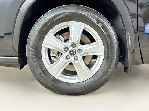 Certified 2024 Toyota Highlander AWD image 25