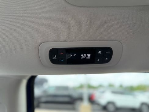 Used 2019 Chrysler Pacifica Touring Plus w/ Advanced Safetytec Group FWD image 24