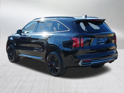 Certified 2022 Kia Sorento SX image 5