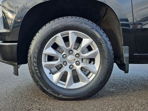 Used 2022 Chevrolet Silverado 1500 Custom image 11