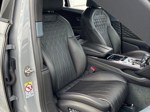 Used 2022 Bentley Flying Spur V8 AWD/4WD image 6