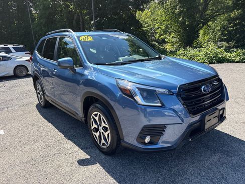 Used 2023 Subaru Forester Premium AWD/4WD image 1