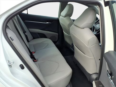 Used 2021 Toyota Camry XLE image 16