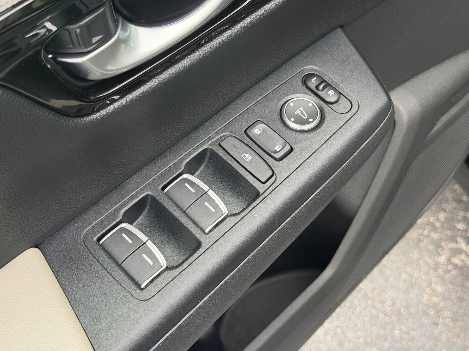 Used 2024 Honda CR-V EX-L image 12