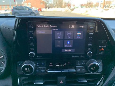 Used 2021 Toyota Highlander XSE image 21