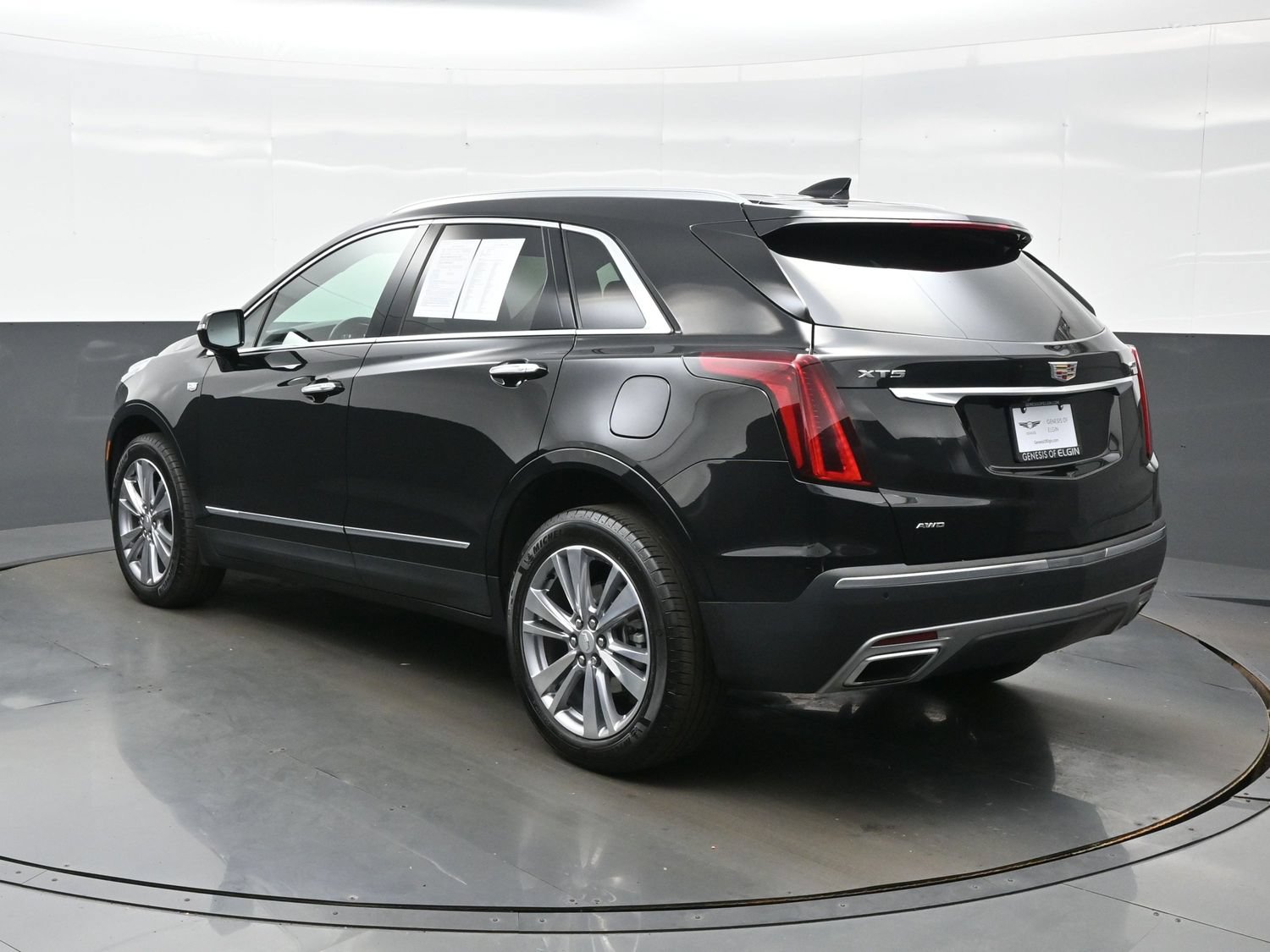 Used 2024 Cadillac XT5 Premium Luxury w/ LPO, Floor Liner Package AWD/4WD image 4