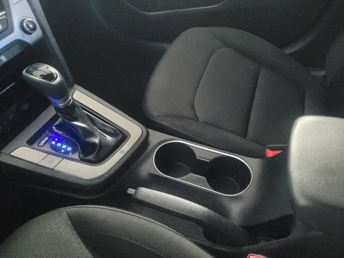 Used 2018 Hyundai Elantra SE FWD image 26