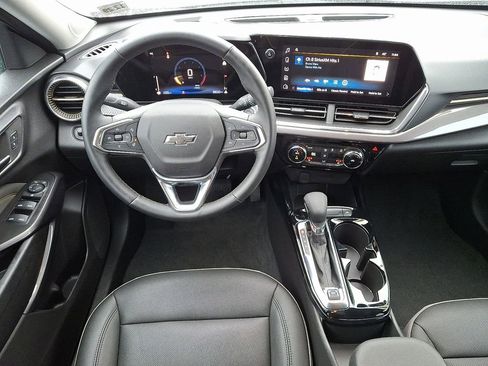 Certified 2025 Chevrolet Trax ACTIV image 12