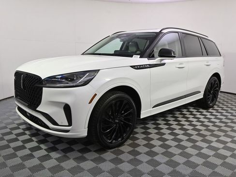 New 2026 Lincoln Aviator Reserve image 2