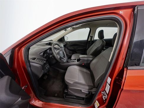 Used 2019 Ford Escape S image 19