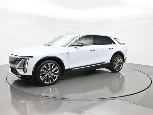 Used 2026 Cadillac Lyriq Signature Luxury w/ Nappa Leather Package AWD/4WD image 2