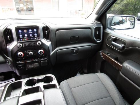 Used 2021 GMC Sierra 1500 SLE w/ Preferred Package RWD image 13