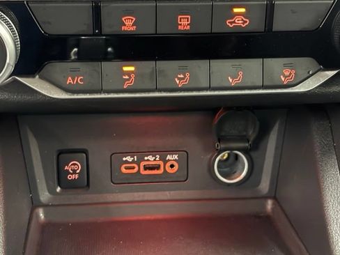 Used 2024 Nissan Sentra SV FWD image 25
