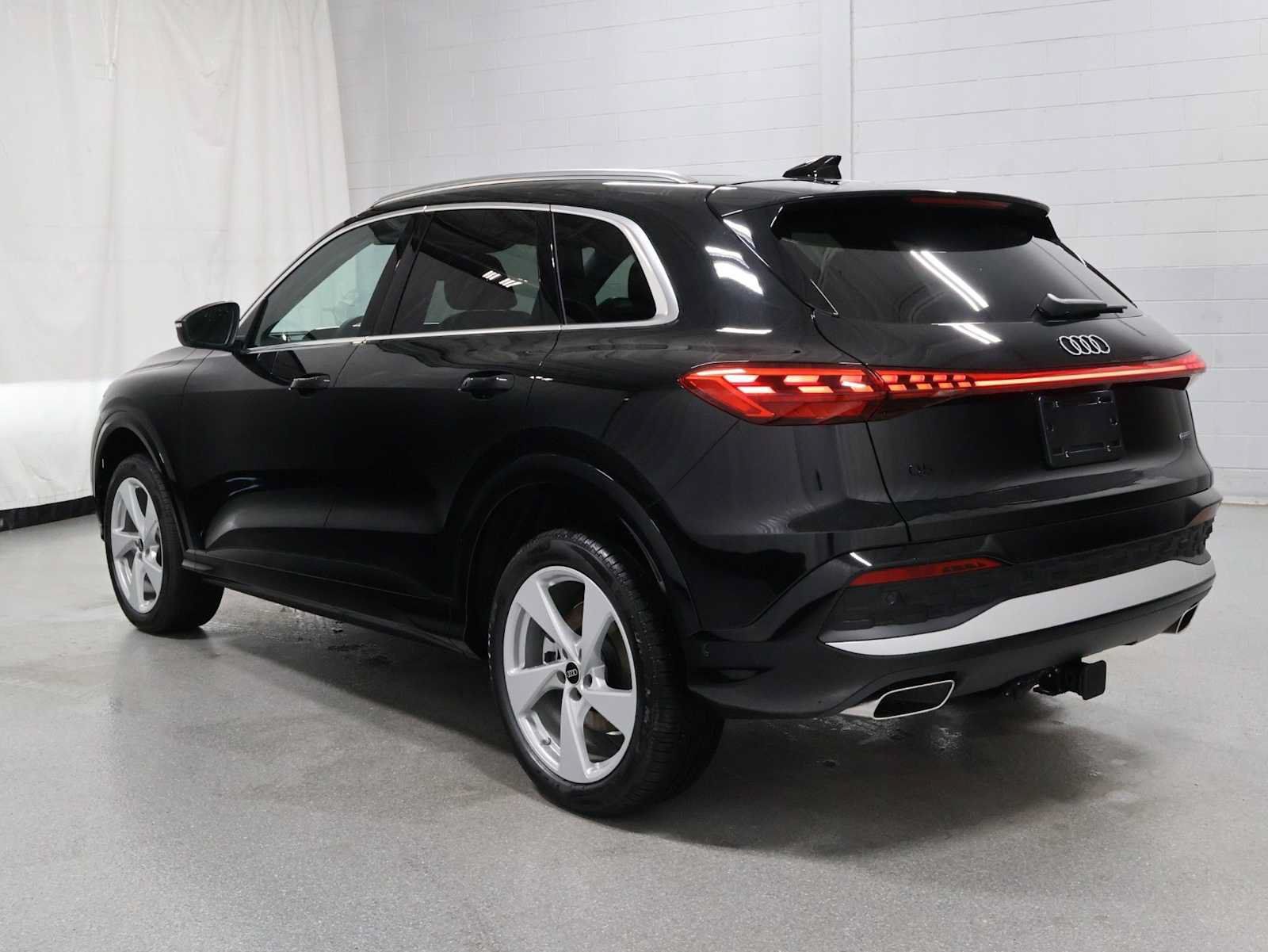 New 2026 Audi Q5 Premium Plus AWD/4WD image 3